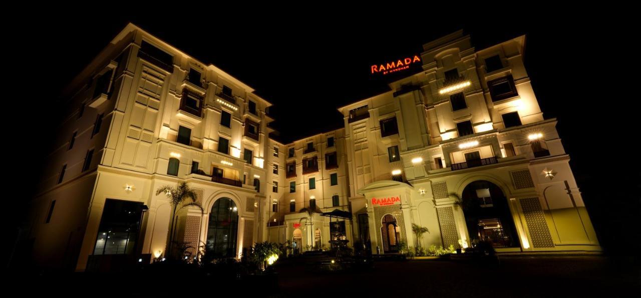 Ramada by Wyndham Lahore Gulberg II Hotel Bagian luar foto