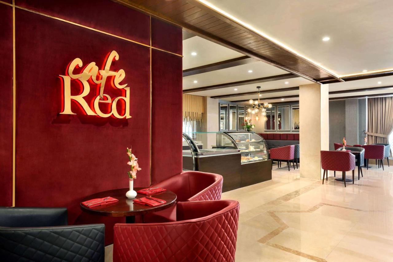 Ramada by Wyndham Lahore Gulberg II Hotel Bagian luar foto