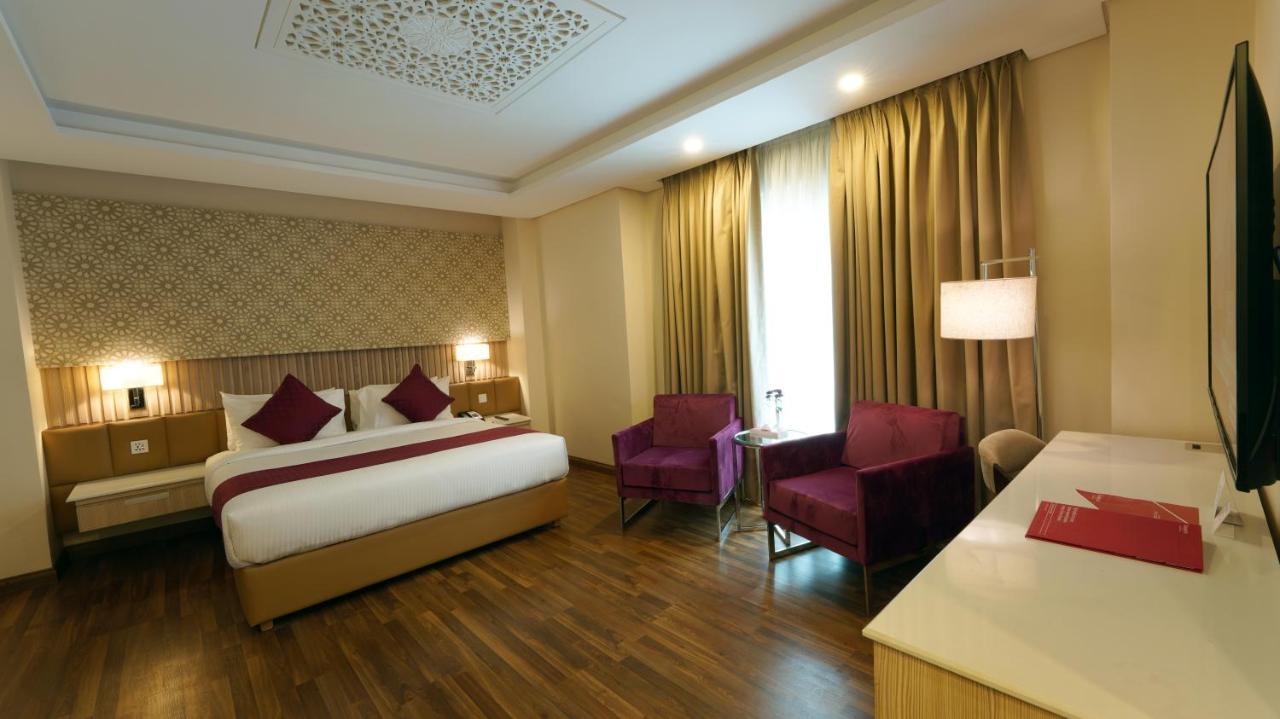 Ramada by Wyndham Lahore Gulberg II Hotel Bagian luar foto